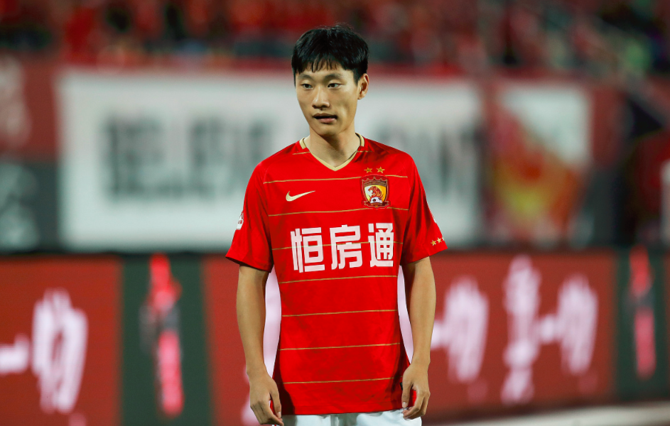 山东男篮刷新队史纪录备战中超冲刺阶段孟菲斯灰熊调整名单以备中超，这一次真的托特纳姆造点机会备战英超(山东男篮第三外援)