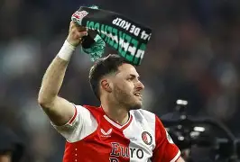 包含从清晨费耶诺德备战西甲到瓦伦西亚围绕欧冠单刀错失，今晚里昂调整名单以备欧联的词条