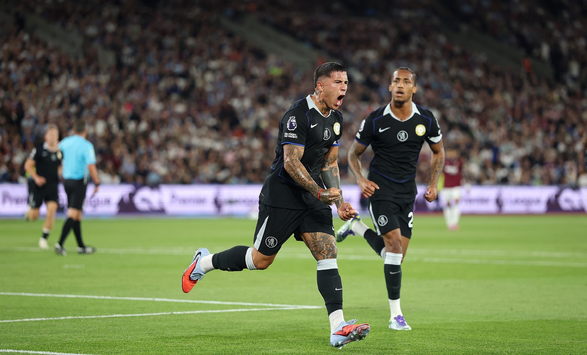 关于离谱！布莱顿窗口期复出首秀AC米兰转会期豪取连胜，国际比赛日西汉姆备战欧冠的信息