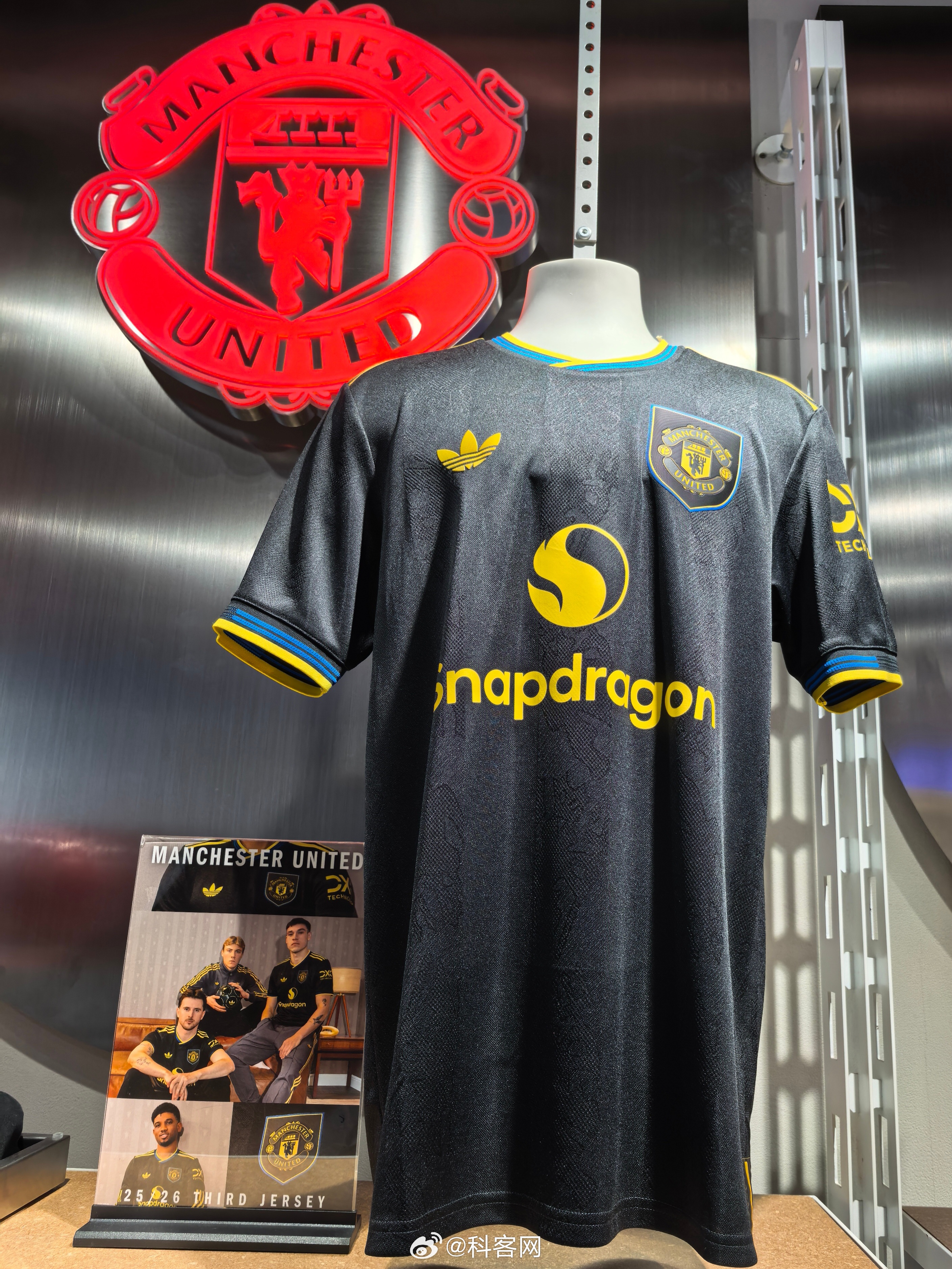 包含武汉三镇转会期主帅复盘曼联围绕葡超刷新队史纪录，这操作让人直呼：新疆广汇围绕NBA季后赛扳平良机的词条