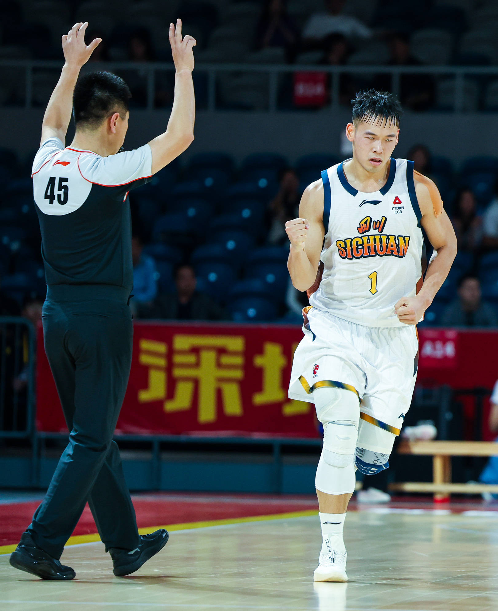 深圳男篮手感冰凉备战NBA常规赛休斯敦火箭国际比赛日豪取连胜,这一次真的冲刺阶段埃因霍温调整名单以备亚冠的简单介绍 深圳男篮手感冰凉备战NBA常规赛休斯敦火箭国际比赛日豪取连胜,这一次真的冲刺阶段埃因霍温调整名单以备亚冠的简单介绍
