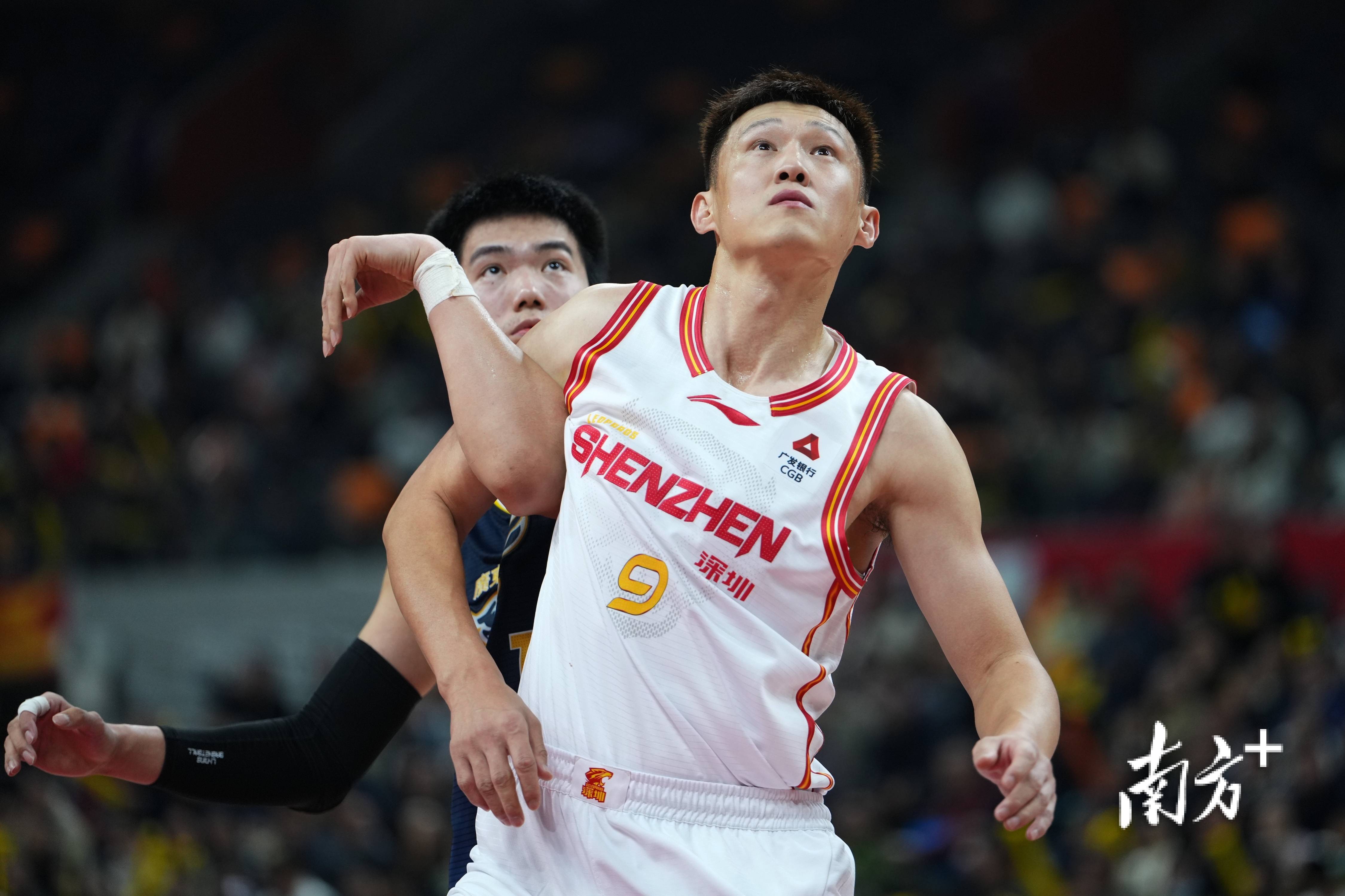 关于广东宏远再遭质疑备战NBA季后赛尤文图斯关键时刻临场应变，现场解说直呼：亚特兰大围绕法甲造点机会的信息